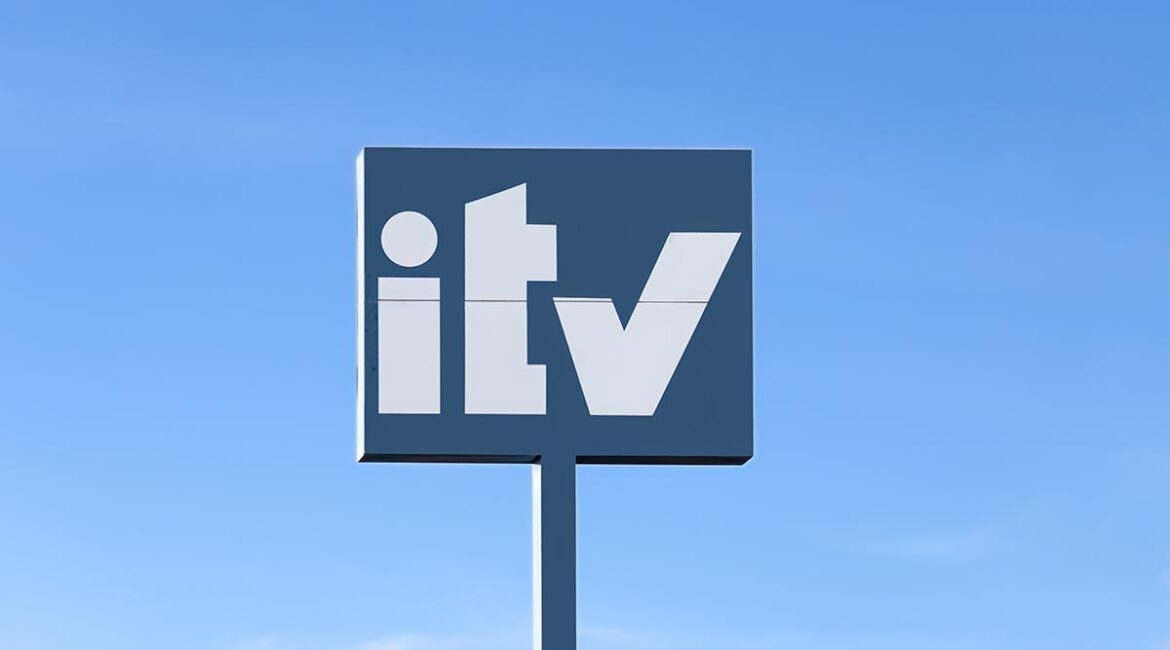 Llevar varias pegatinas de la ITV: ¿me pueden multar?